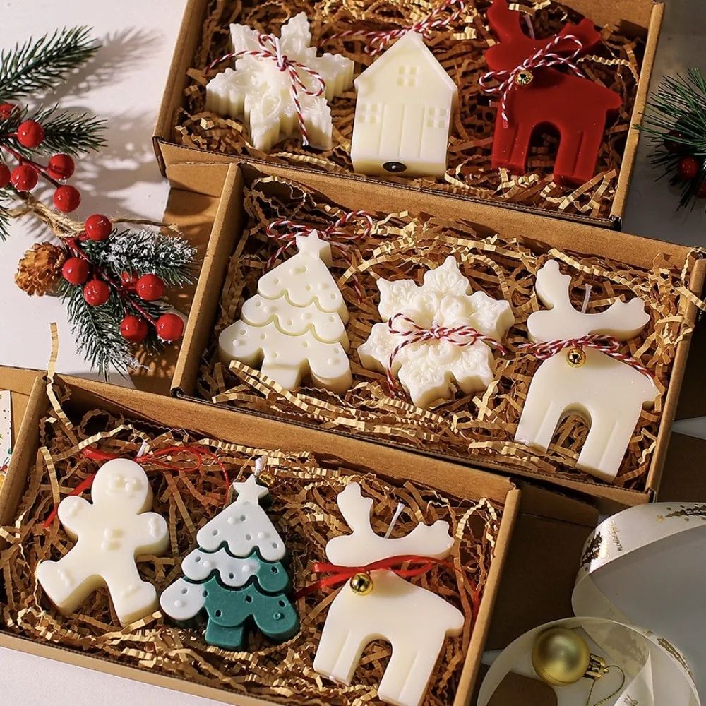 3pcs Gingerbread Man Elk Pine Snowflake Scented Candle Silic