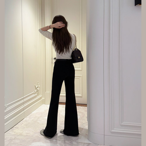 RUBBIT超模牛仔裤 显瘦好版型 高腰微喇时尚磨毛下摆微弹牛仔裤女