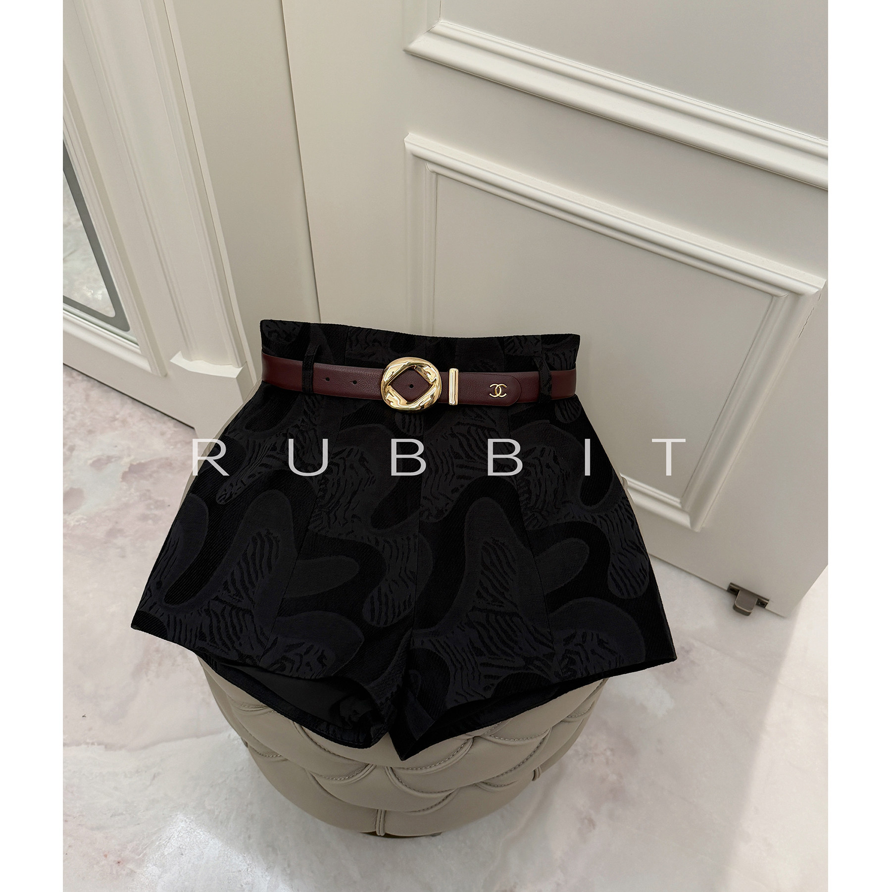 RUBBIT CHIC‘蚂蚁腰’ 高腰显腿长 轻奢真丝亚麻暗纹提花短裤女