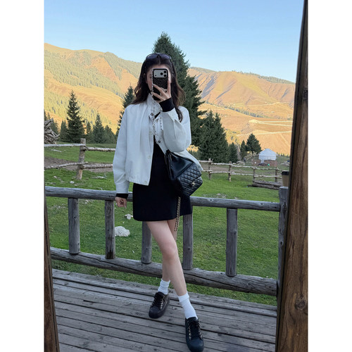 RUBBIT CHIC一眼心动 气质法式杏仁白 3M新雪丽轻量短款棉服外套