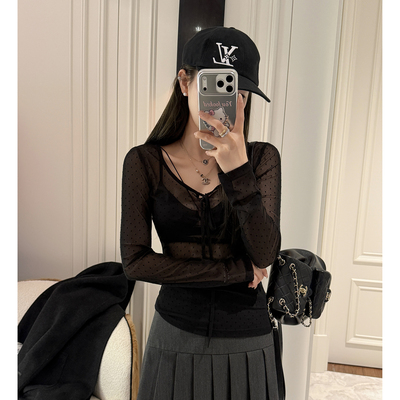 纯欲暴击！小心机波点网纱上衣