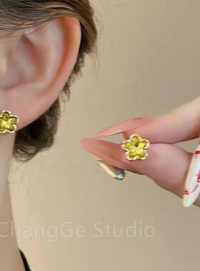 ChangGe Studio 夏天黄色星星耳环2024新款艺术生轻奢高级感耳钉