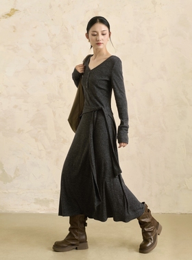 云知秋冬款时尚气质连衣裙子A字包臀裙女打底针织修身V领收腰长裙