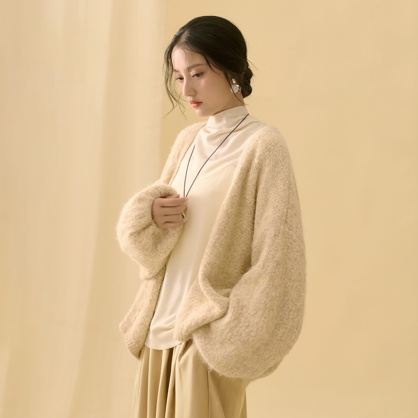 云知2025年秋冬新款女装毛衣外套女长袖针织开衫慵懒风加厚上衣潮
