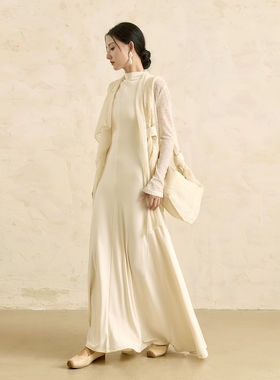 云知秋冬新款女装杏色连衣裙女高级感修身显瘦长款裙子针织打底裙