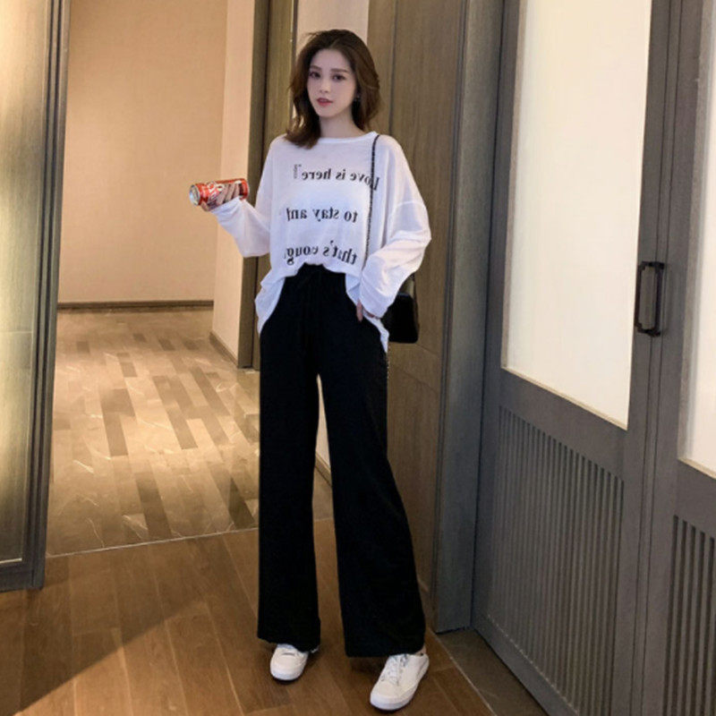 인터넷 여성 연예인을 위한 여름 캐주얼 스포츠 슈트 패셔너블하고 트렌디한 한국 스타일의 슬리밍 연령 감소 및 댄싱 트렌디한 투피스 세트