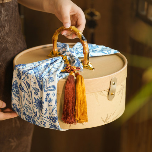 2025新款中秋月饼礼盒包装盒手提抱抱桶蛋黄酥盒子8粒装空盒定制