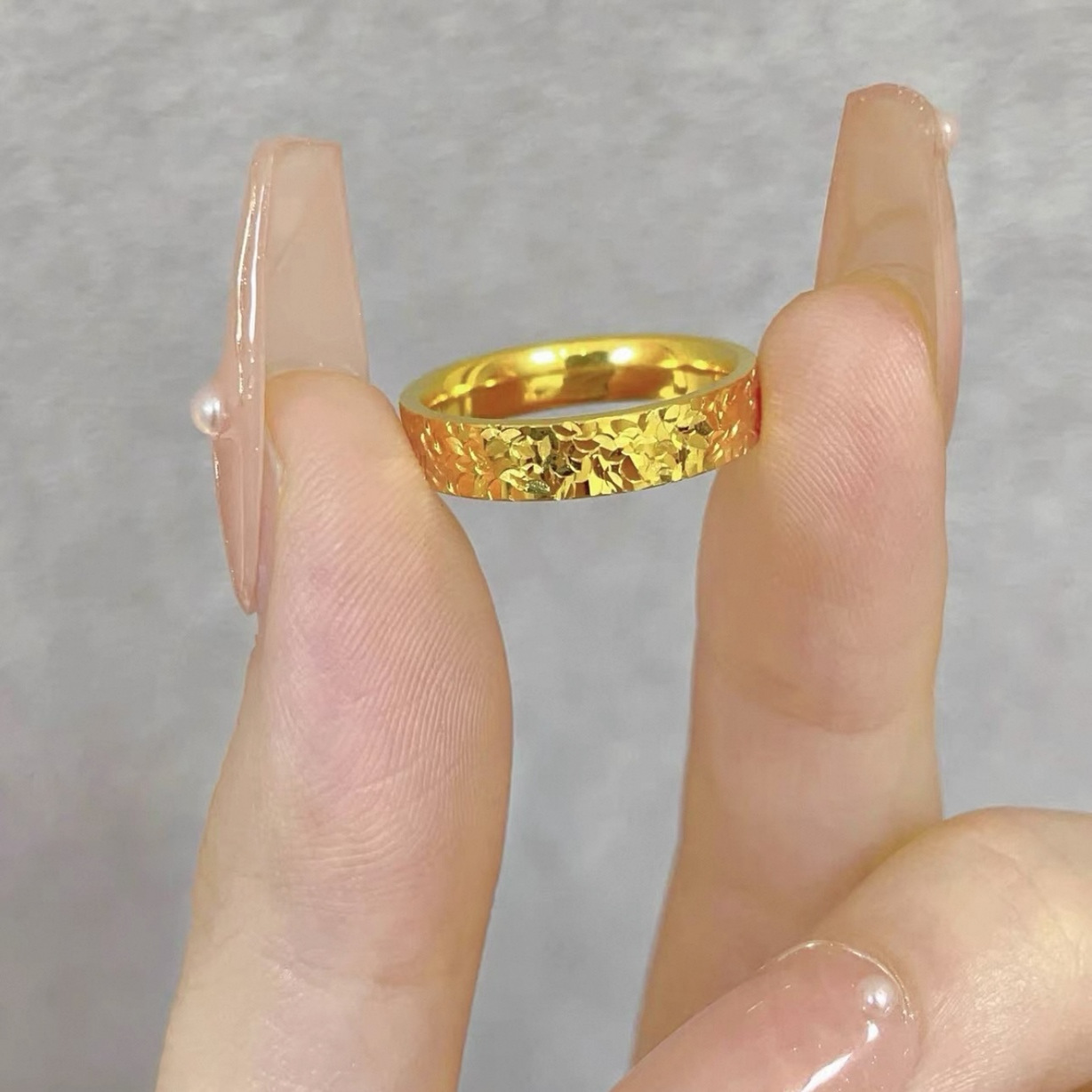 碎碎金戒指男女时尚爆闪沙金包银素圈碎碎冰指环情侣对戒送女友