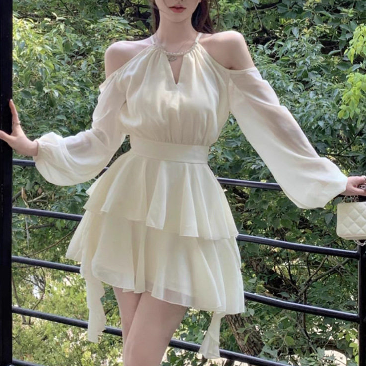 法式杏色长袖露肩连衣裙秋季2025新款甜美雪纺短裙荷叶边蛋糕