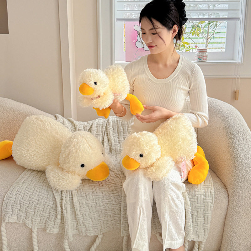 ins风可爱鸭子抱枕沙发客厅装饰靠枕榻榻米飘窗靠背靠垫卡通枕头