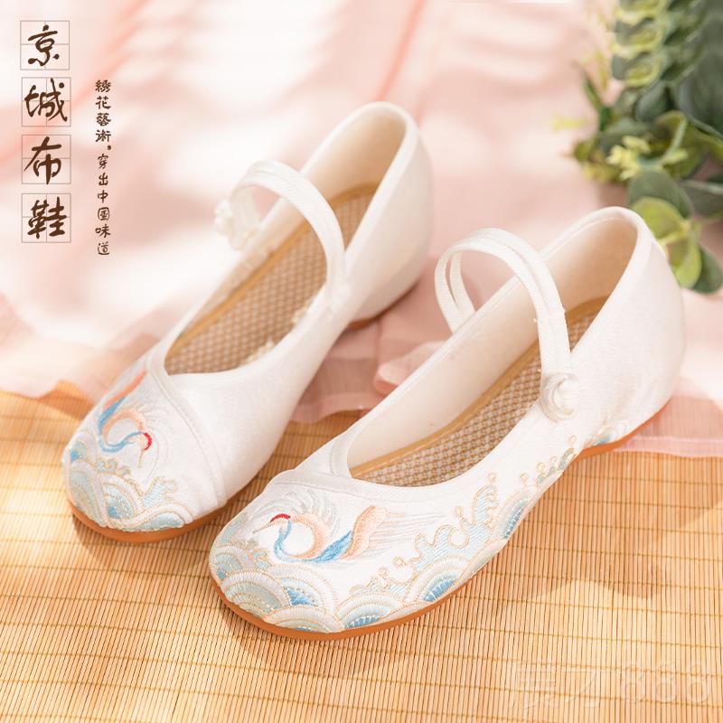 正品老季北京布鞋女春夏汉服子民族风绣花女古风软底舒鞋适古装鞋