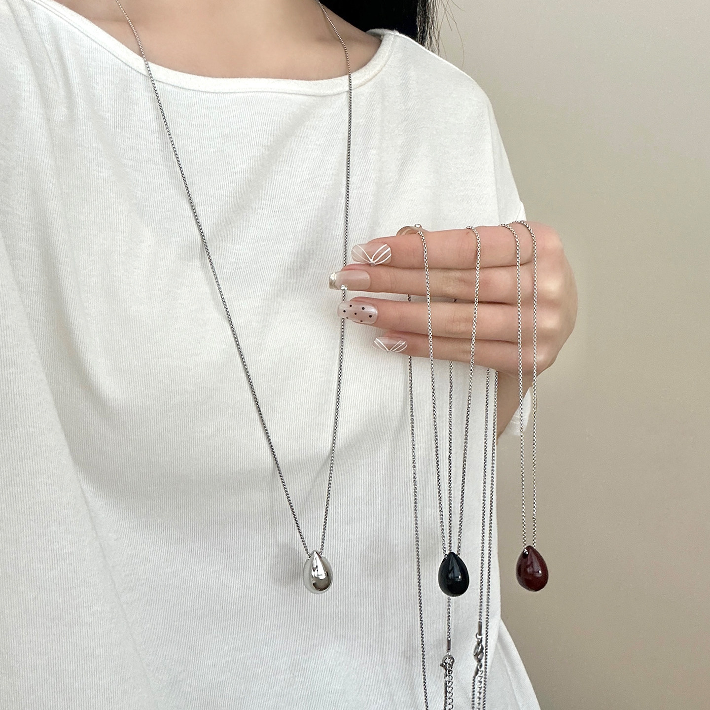 2025新款银色水滴吊坠项链女小众百搭高级感长款毛衣链装饰配饰品
