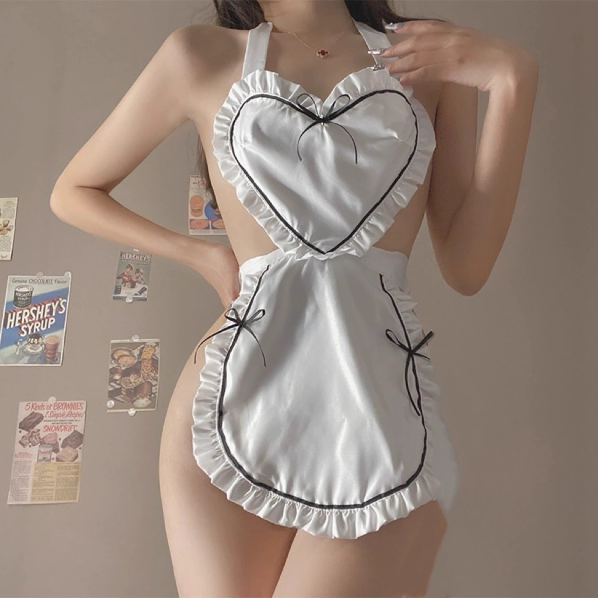 情趣日系爱心女仆黑丝式可爱围裙露背性感吊带睡裙女2026性感尤物