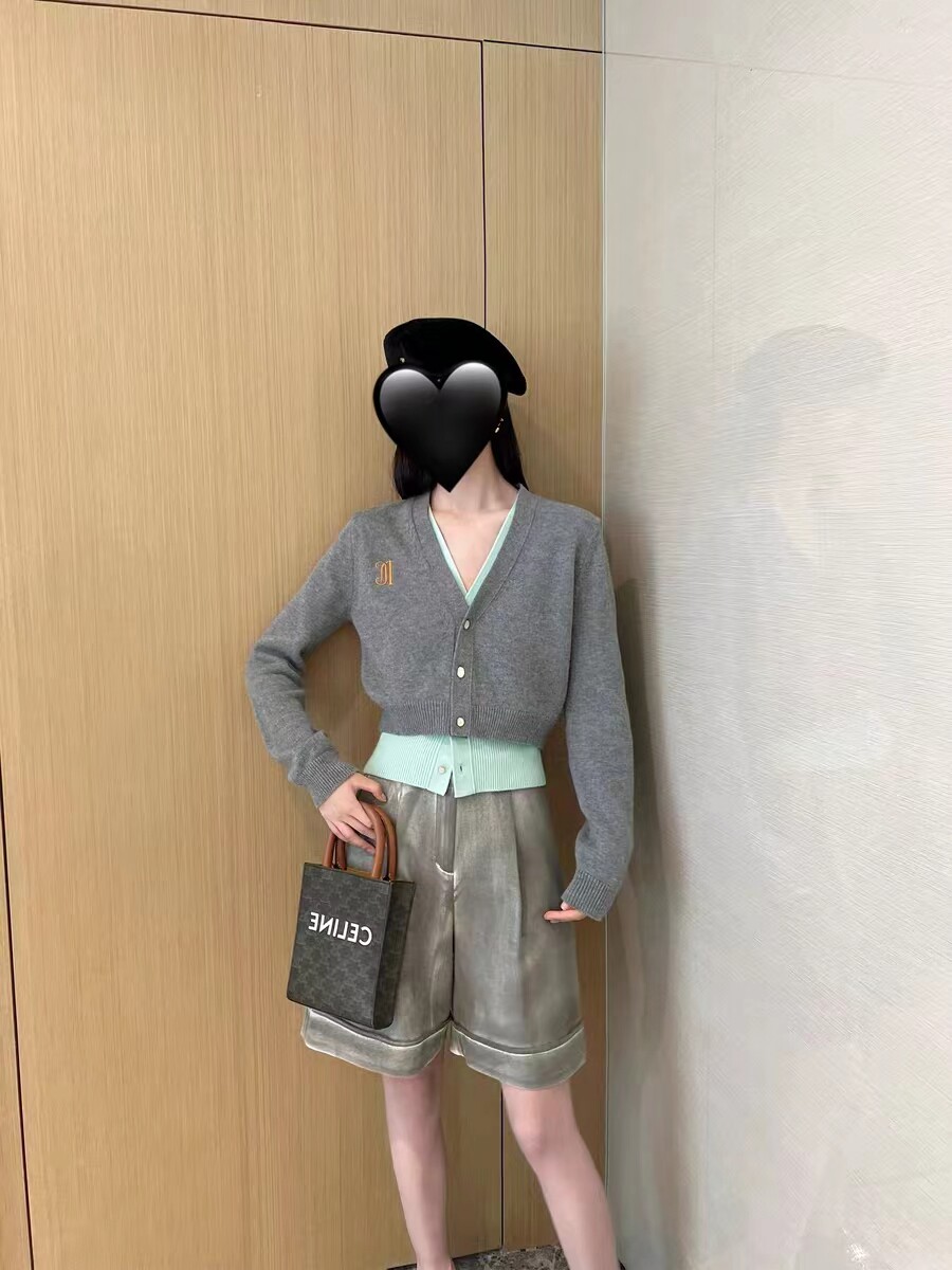 小景羊毛开衫常规两件套挂脖背心