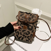 休闲手机包包女士2026新款 轻便单肩斜挎小包迷你帆布包外出小挎包