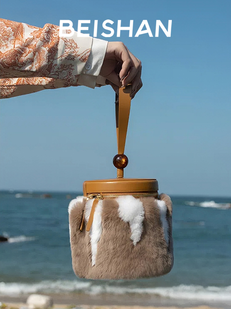 北山制包所兔毛圆柱包轻奢女包