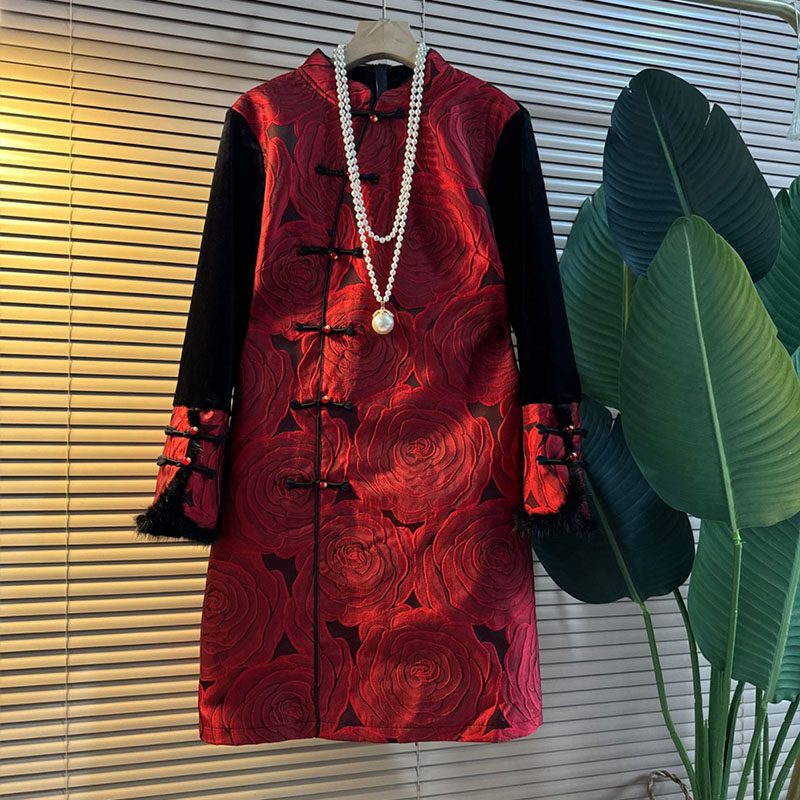 新中式大码女装2025冬季款国潮风轻奢盘扣丝绒拼接改良旗袍连衣裙 - 多多时尚大码女装出品