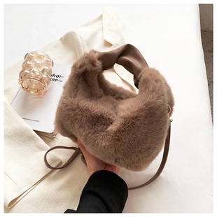 2025秋冬新款小毛毛包 仿毛长毛柔顺质感斜挎包 纯色手提包迷你包