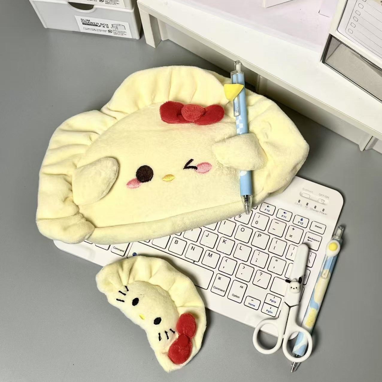 可爱毛绒饺子笔袋学生大容量女生高颜值心趣味文具盒搞怪ins