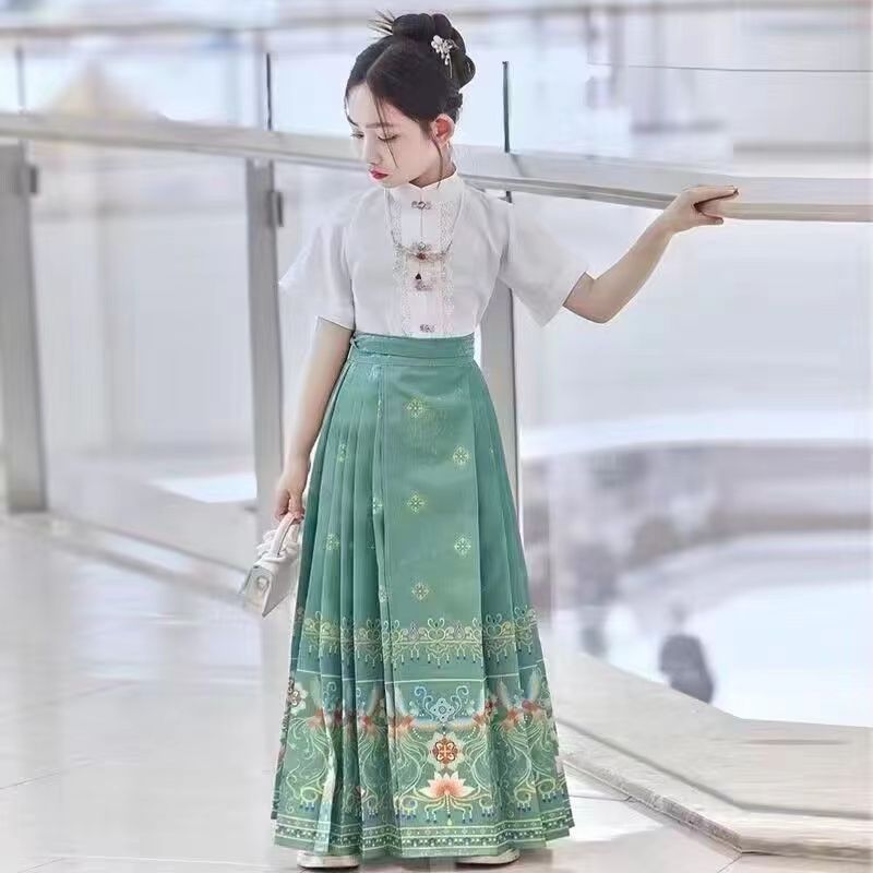 汉服女童改良马面套装明制中国