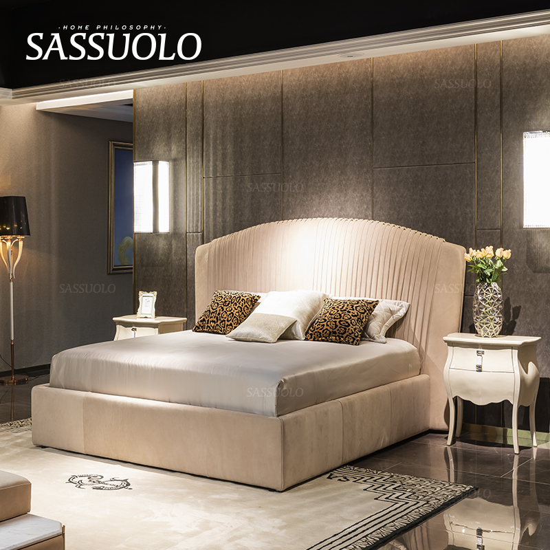 米白色大平层别墅轻奢风主卧床