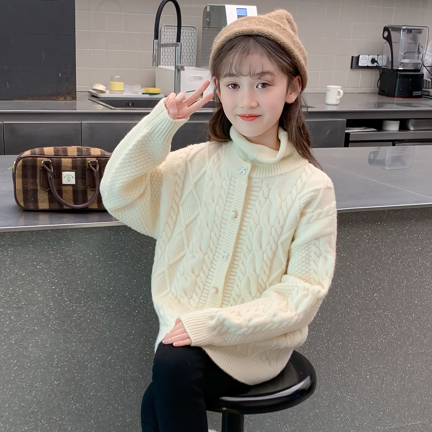 TMM25773-奶油杏毛衣