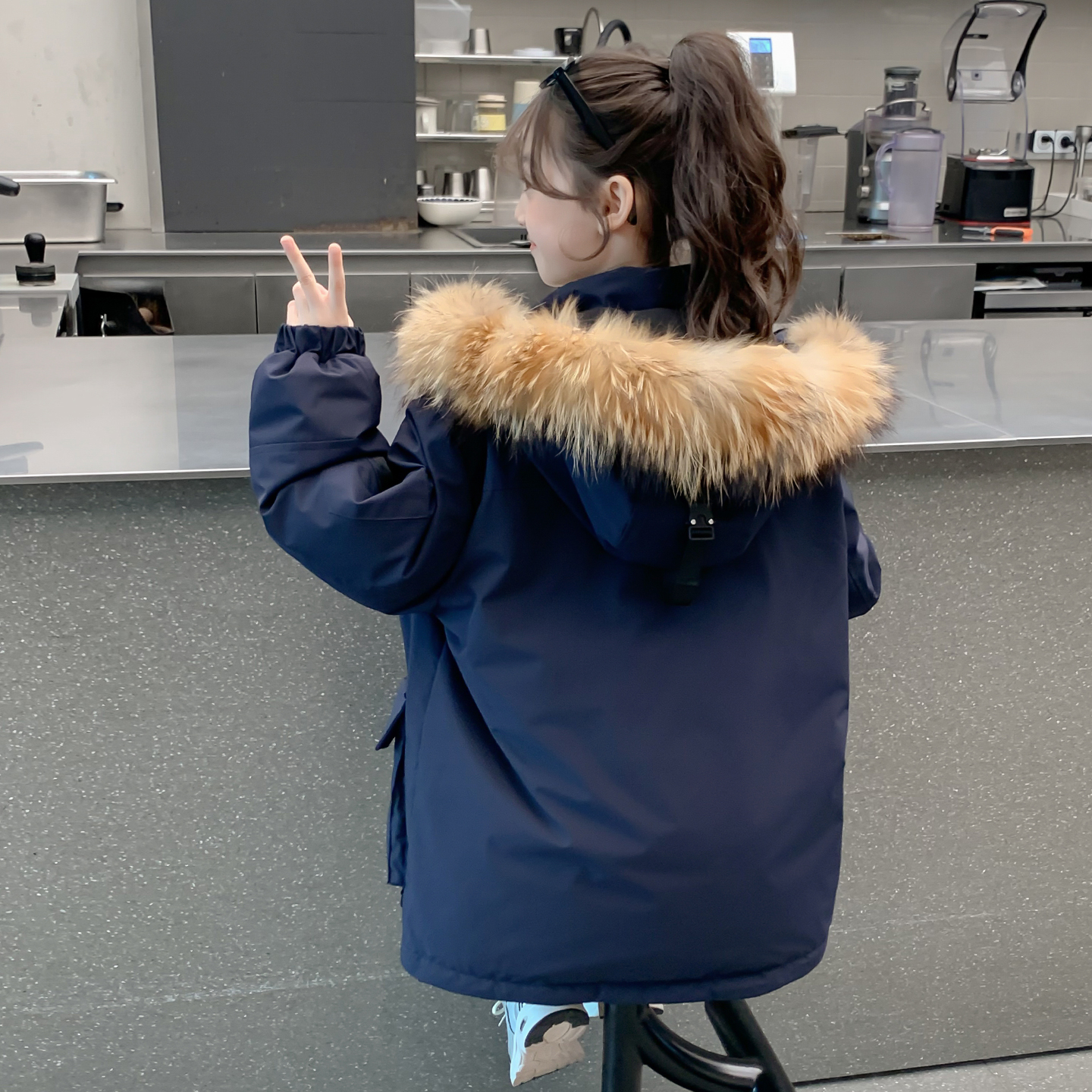 女童羽绒服2025新款冬季儿童网红洋气时髦中长款90白鸭绒女孩外套