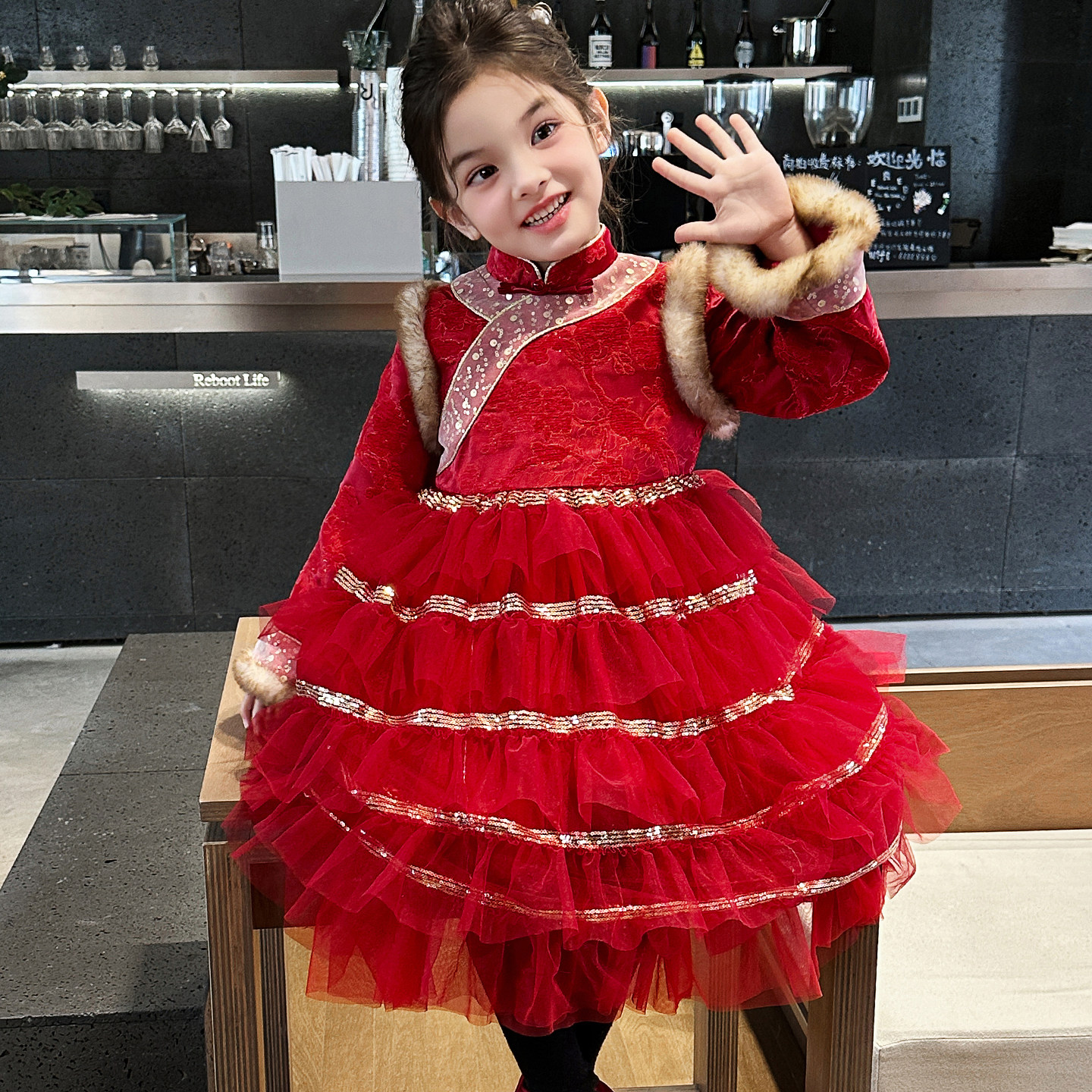 女童汉服连衣裙2025新款儿童网红洋气爆款红色公主裙女孩过年裙子