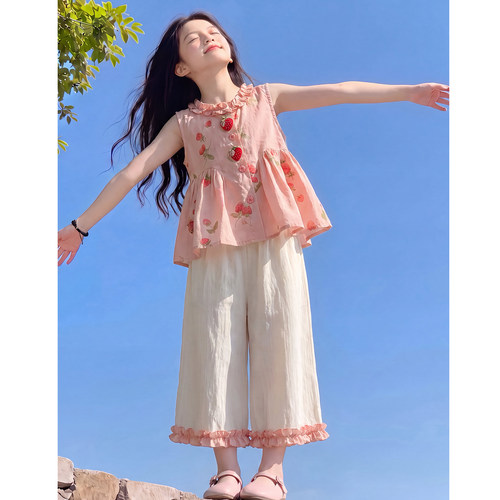 女童套装夏季2026新款洋气儿童时髦草莓花边领两件套女孩夏装衣服