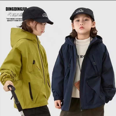 青岛童装工厂防水透气儿童冲锋衣