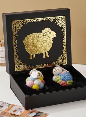 可爱小羊毛绒桌面摆件