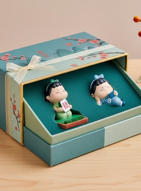 国潮人物树脂桌面摆件礼盒生日款