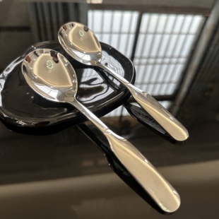 儿童吃饭勺子加厚长柄宝宝汤匙调羹吃饭勺 不锈钢316家用可爱圆勺