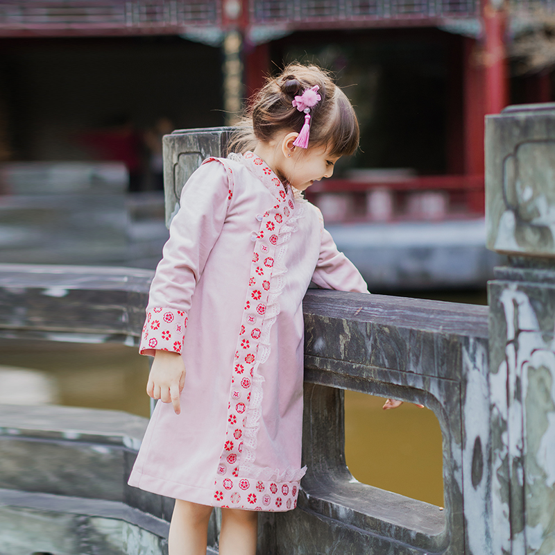 丢手绢原创设计花间加绒拜年旗袍