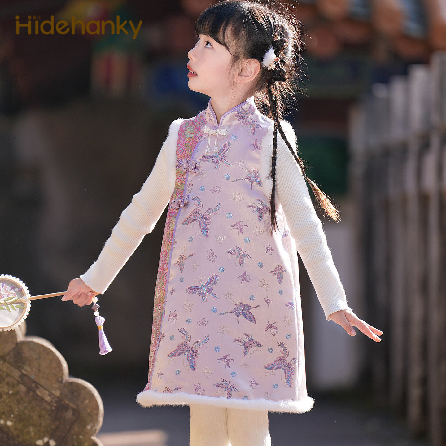 2026新款原创女童蝴蝶马甲旗袍秋冬新年拜年衣服女宝宝背心连衣裙