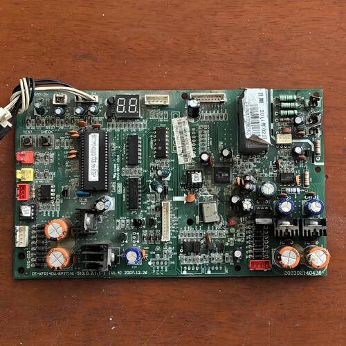 202302140438 MDVH-V100W/SN1-520(A) 美di小多联主控板