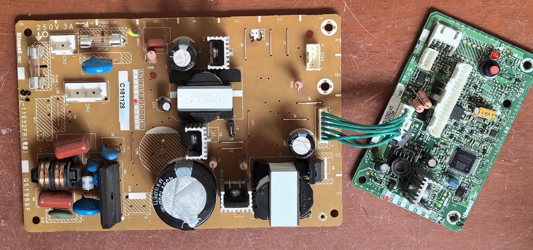 适用林内热水器RUS-11E32FR电源板Q51989F主板控制板