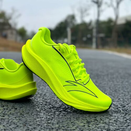安踏柏油路霸3V氮科技Vibram外底耐磨专业防滑减震跑鞋912515591