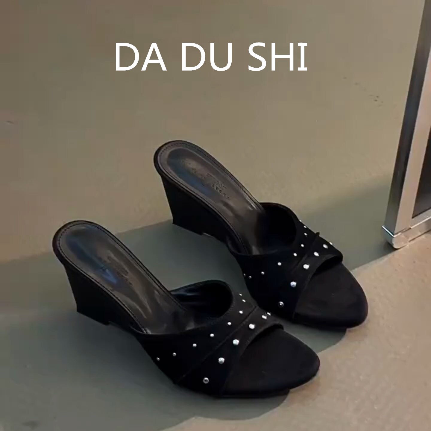 羊皮版·铆钉坡跟真皮露