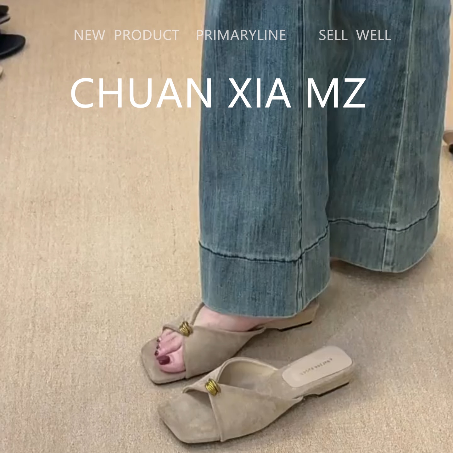 羊皮版~绒面金属扣露趾凉