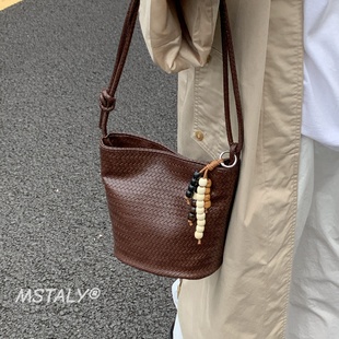 通勤单肩斜挎包 韩系ins复古编织纹水桶包女式 秋季 新款 高级感时尚