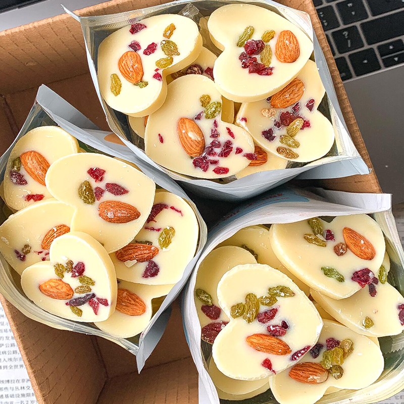 坚果炒酸奶片果仁混合巴旦木仁独立小包装网红解馋小零食新疆特产