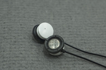 库存出口日本自动伸缩盒睡眠耳塞式高解析asmr耳机关联潜39 k314p