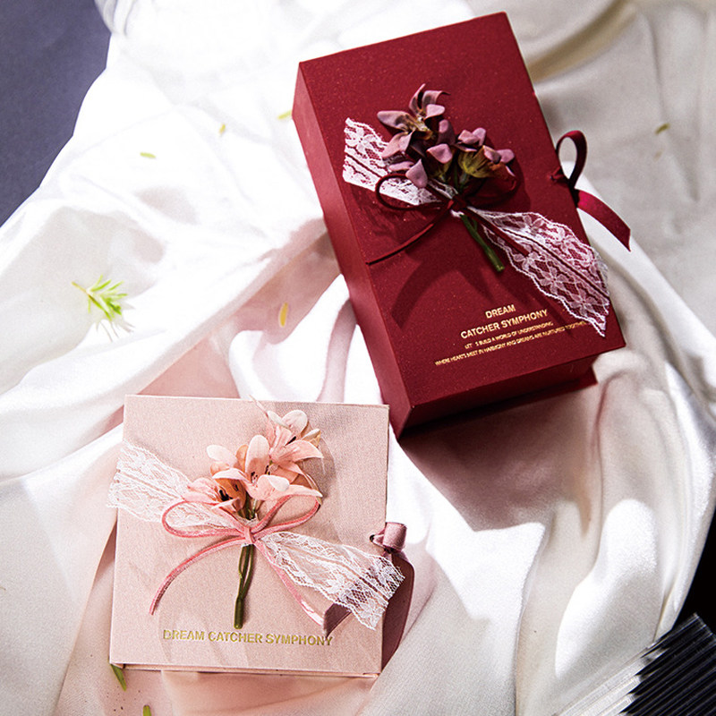 新款结婚喜糖盒硬盒免折叠可放烟精美花束粘贴订婚礼物盒支持定制