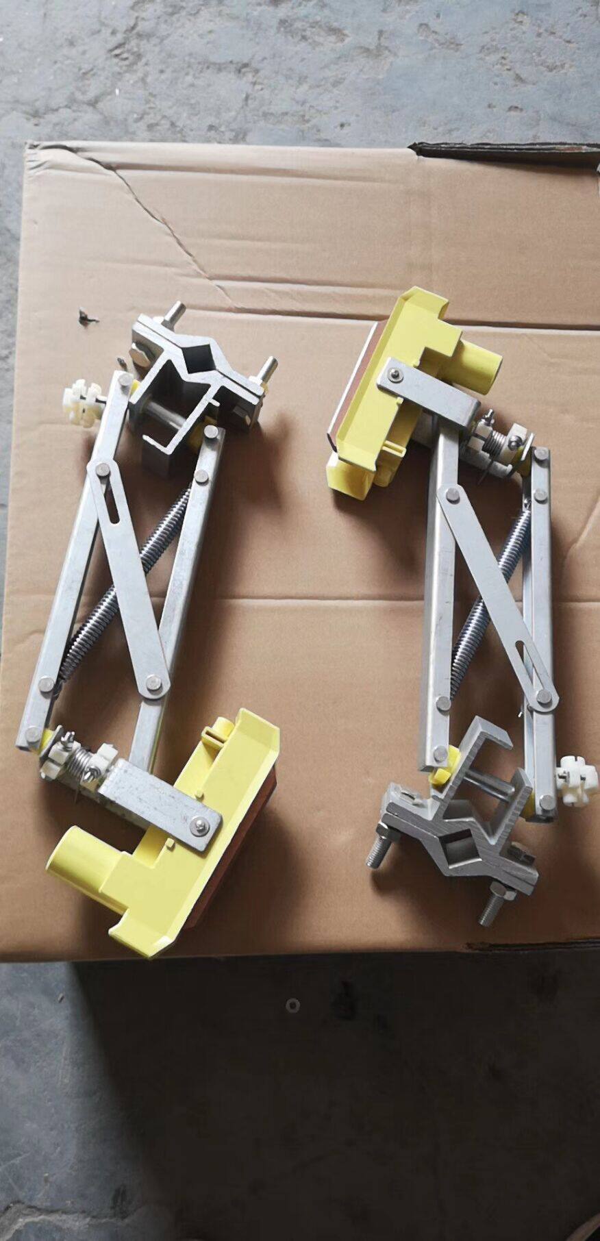 单极1600a滑触线集电器 行车受电器 双臂加长支架
