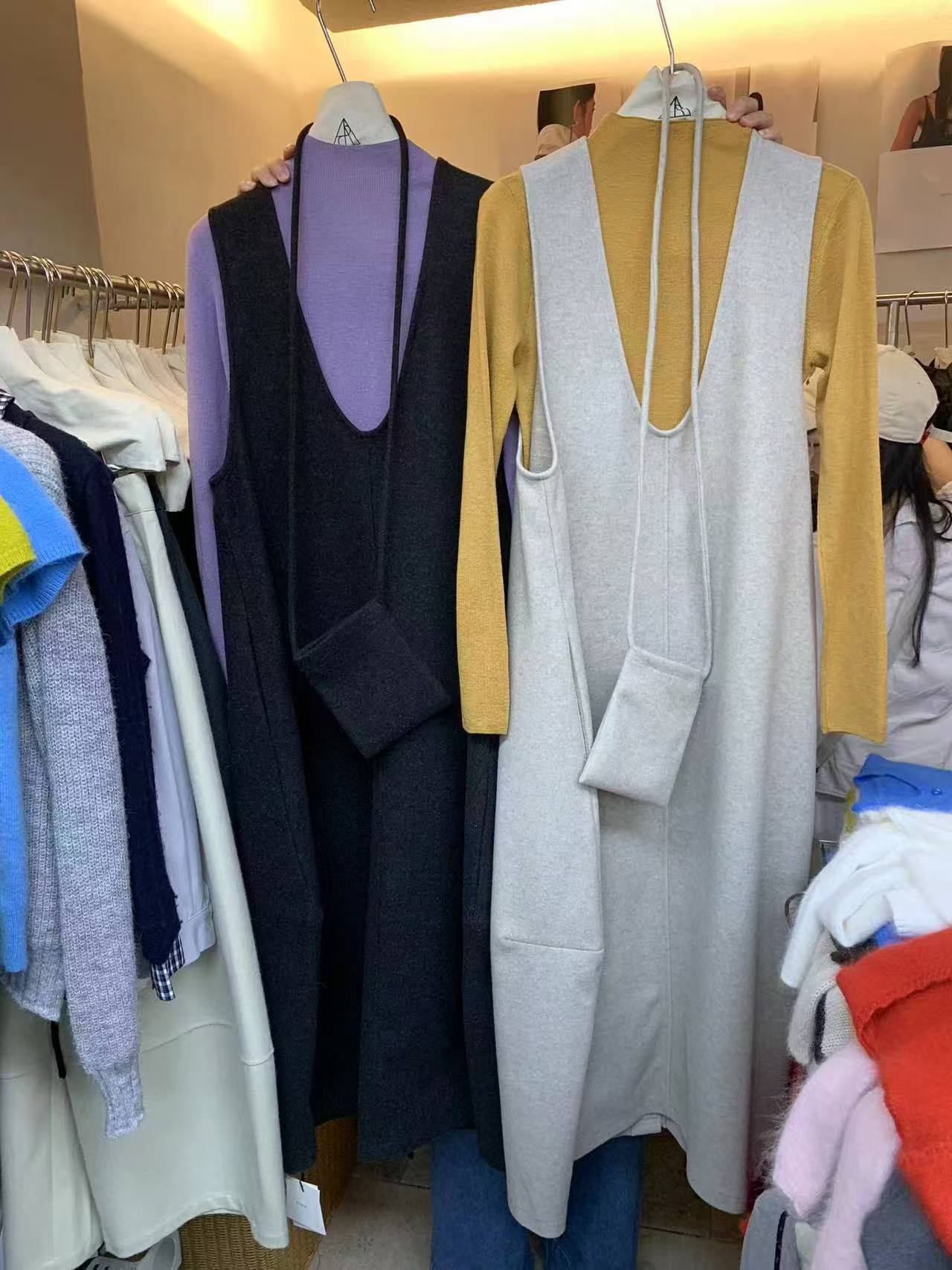 2025秋季上新韩版ins潮时尚百搭圆领宽松休闲无袖背心连衣裙女