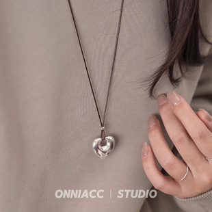 爱心黑绳项链女长款 毛衣链配饰纯银秋冬高级感轻奢小众抽拉可调节