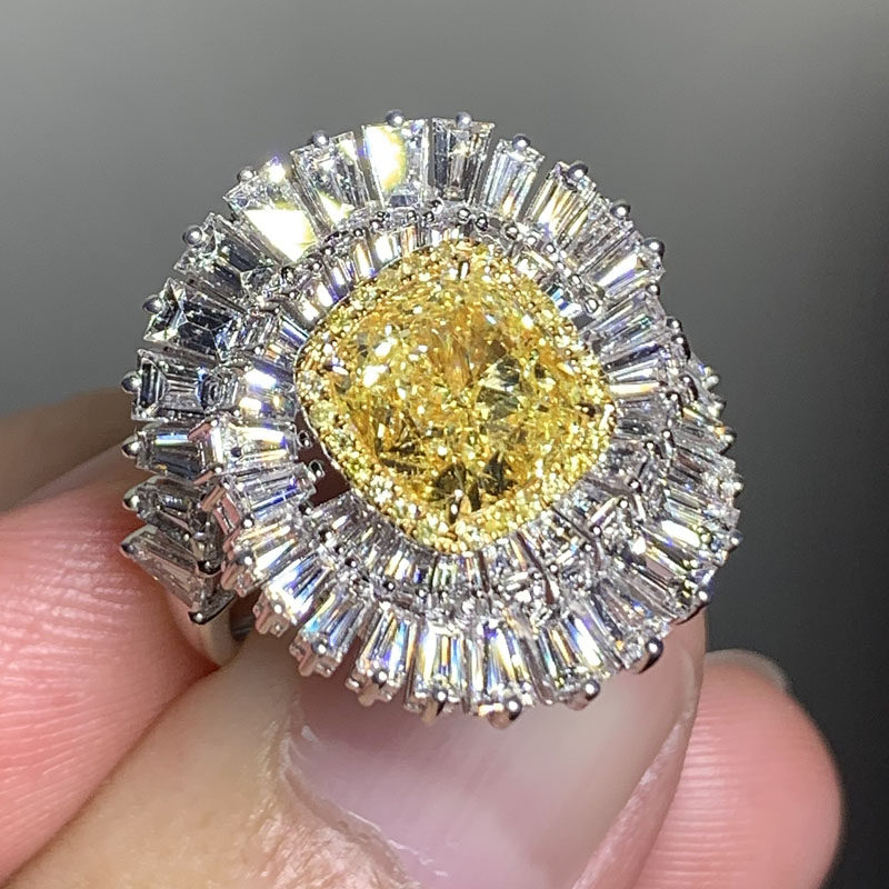 GIA证书枕型天然彩钻豪华群镶梯方婚戒18K白金豪华款女戒精工定制