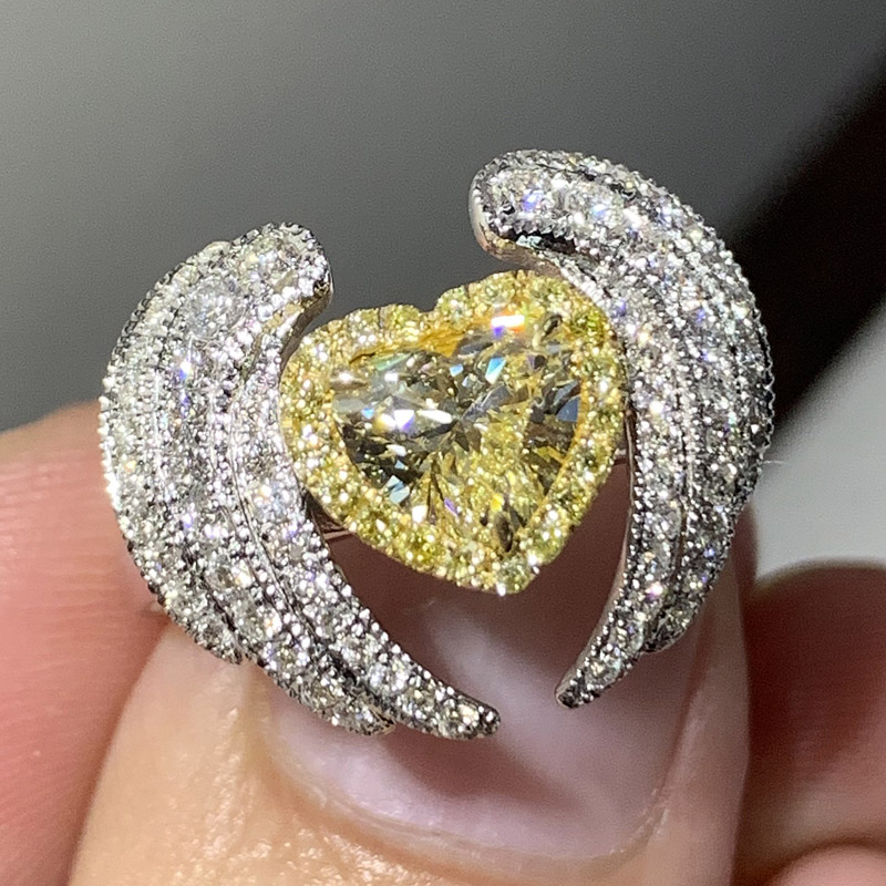 CY宝饰克拉心形彩钻豪华镶嵌18K白金PT900天使翼戒指选钻定制指环