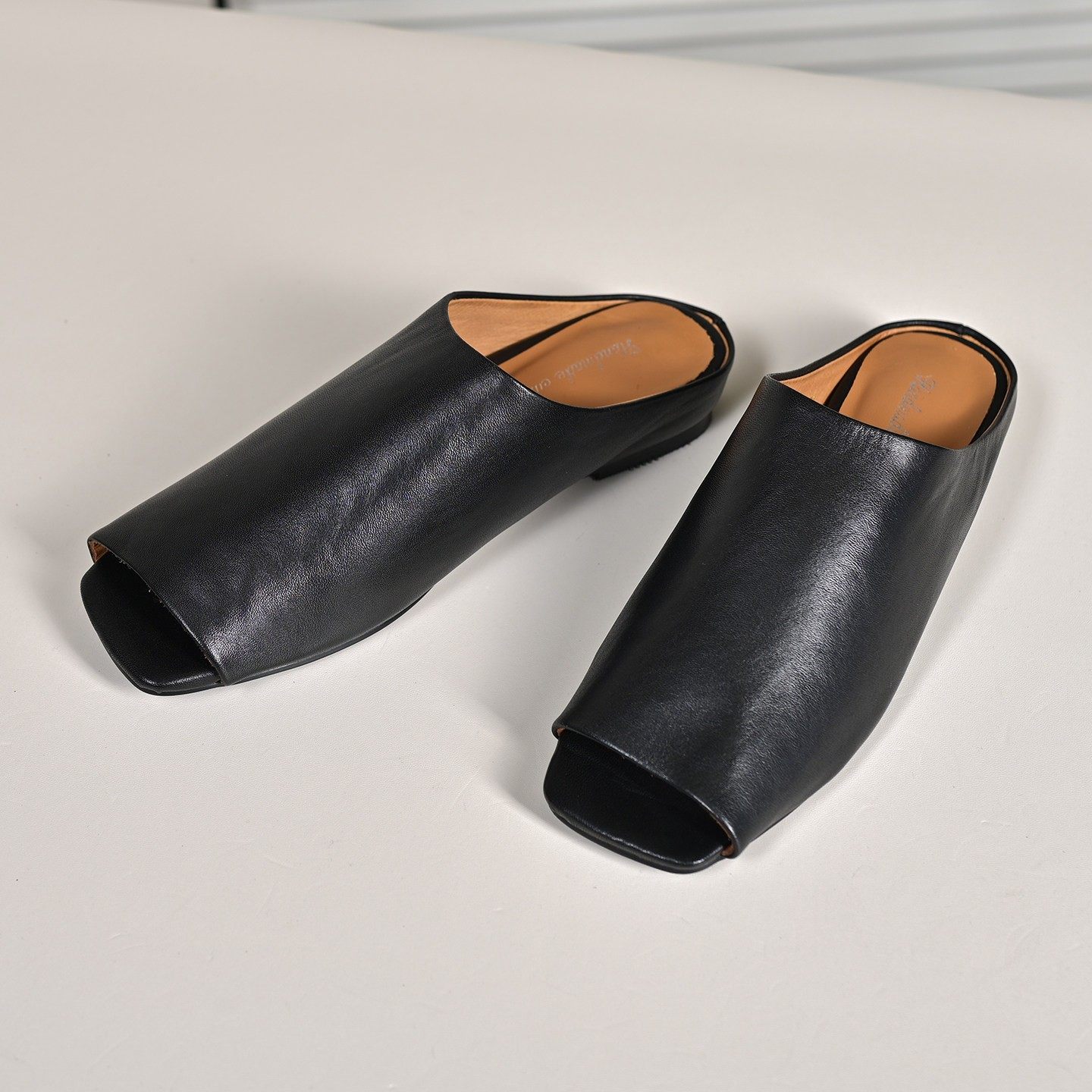 步享~黑色3cm内增高拖鞋女夏外穿简约方头平底低跟真皮露趾凉拖鞋,女鞋,一字拖,淘宝优惠券,粉丝福利购,淘宝优惠卷